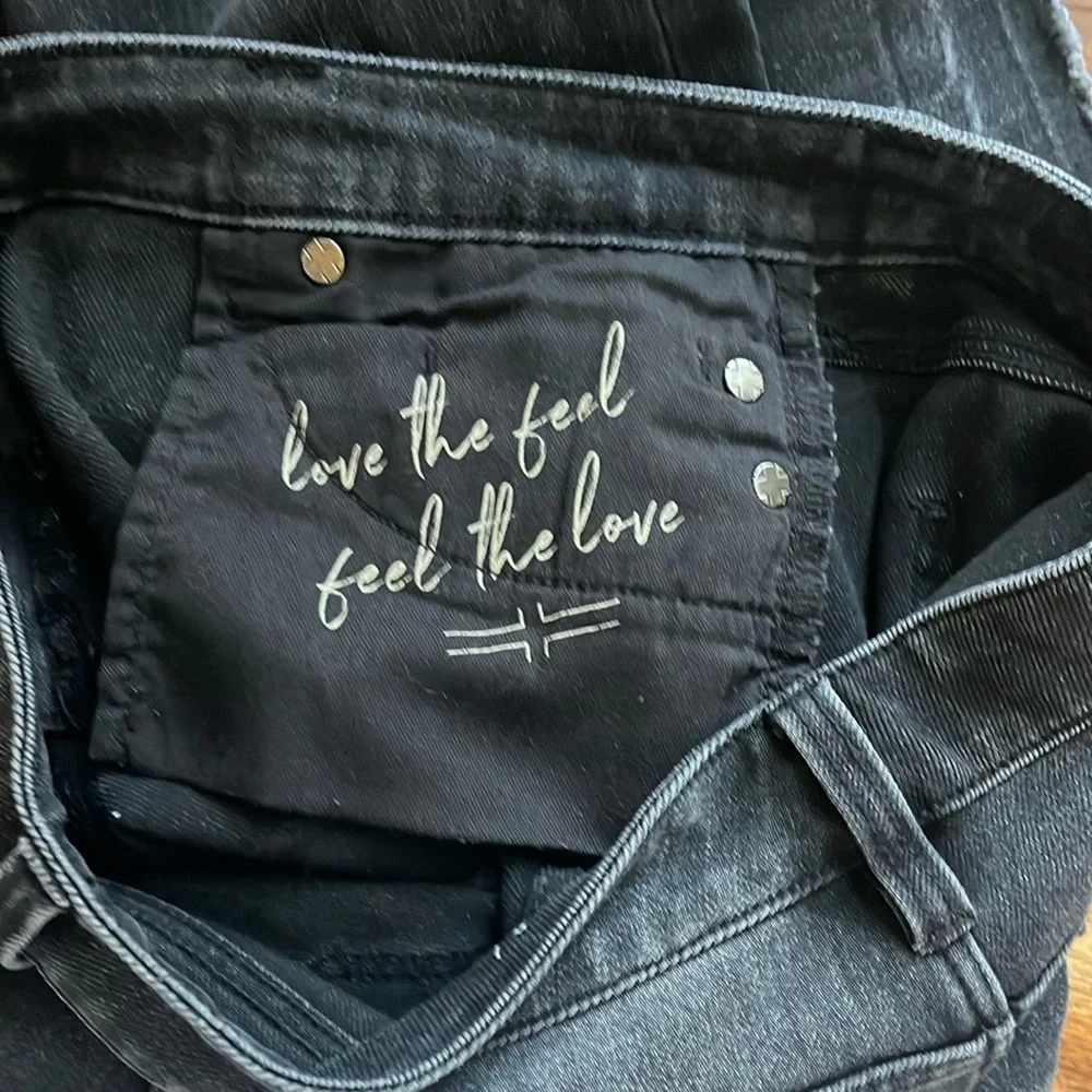 Liverpool LA Black Sadie Straight Jeans Destructed Let Down Hem Sz 8/29